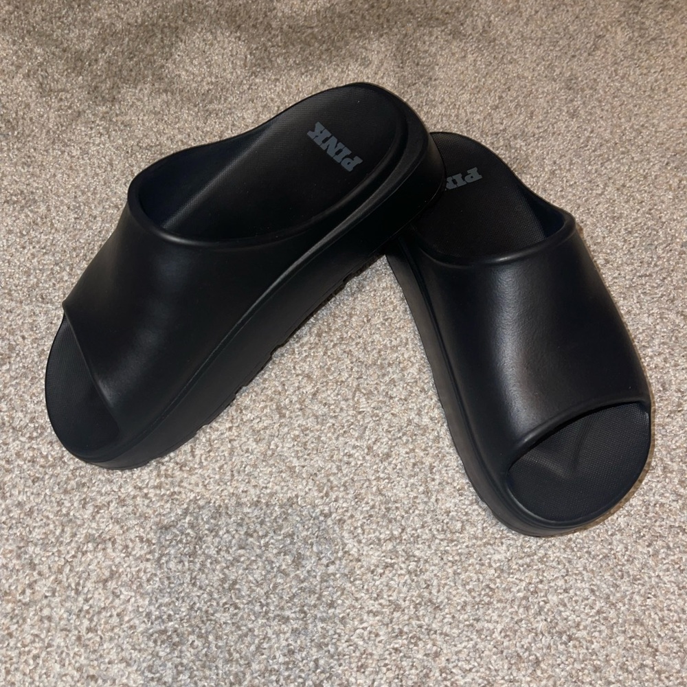 Victoria’s Secret Black Slide Sandals NWT size 6